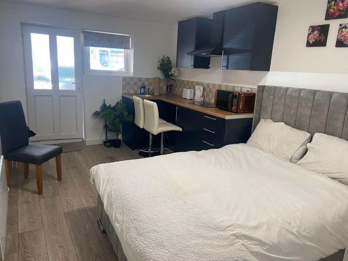 Brand New Studio Apartment With Beautiful Kitchen-Close To Liverpool City Centre Buitenkant foto