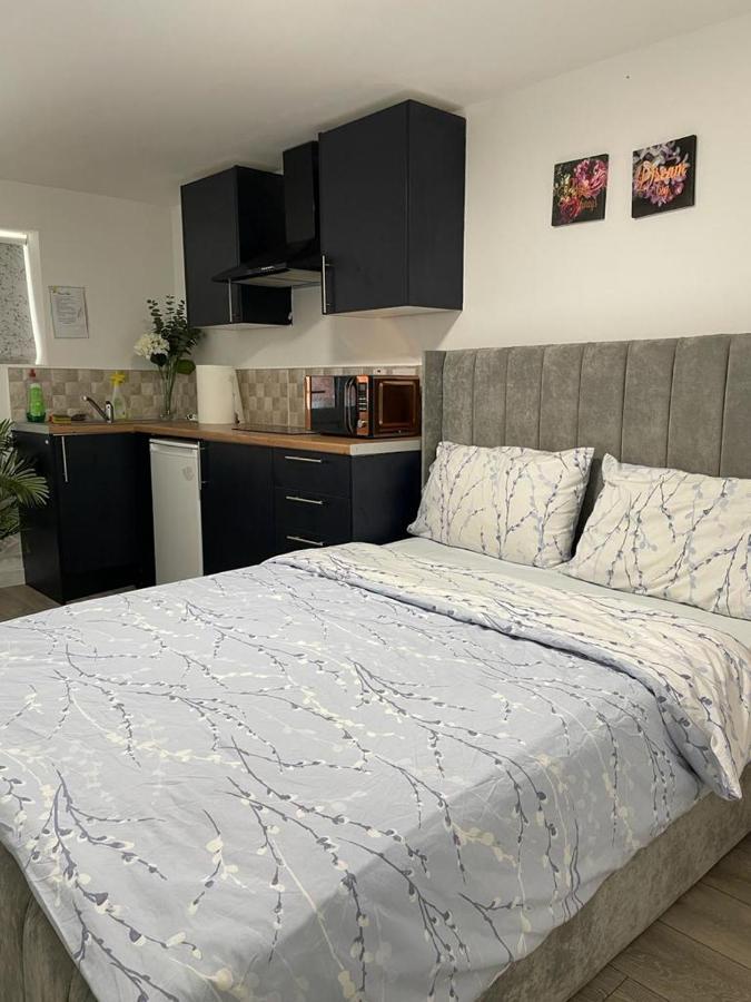 Brand New Studio Apartment With Beautiful Kitchen-Close To Liverpool City Centre Buitenkant foto