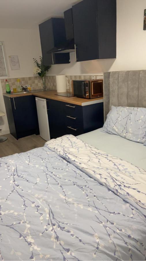 Brand New Studio Apartment With Beautiful Kitchen-Close To Liverpool City Centre Buitenkant foto