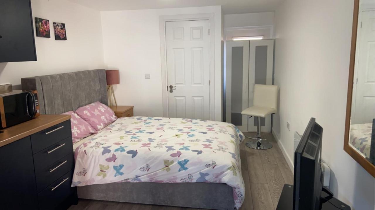 Brand New Studio Apartment With Beautiful Kitchen-Close To Liverpool City Centre Buitenkant foto