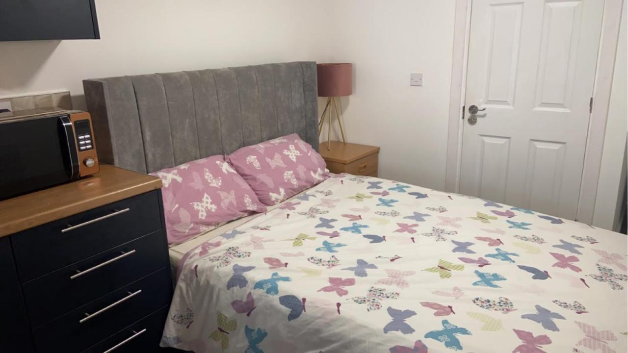 Brand New Studio Apartment With Beautiful Kitchen-Close To Liverpool City Centre Buitenkant foto