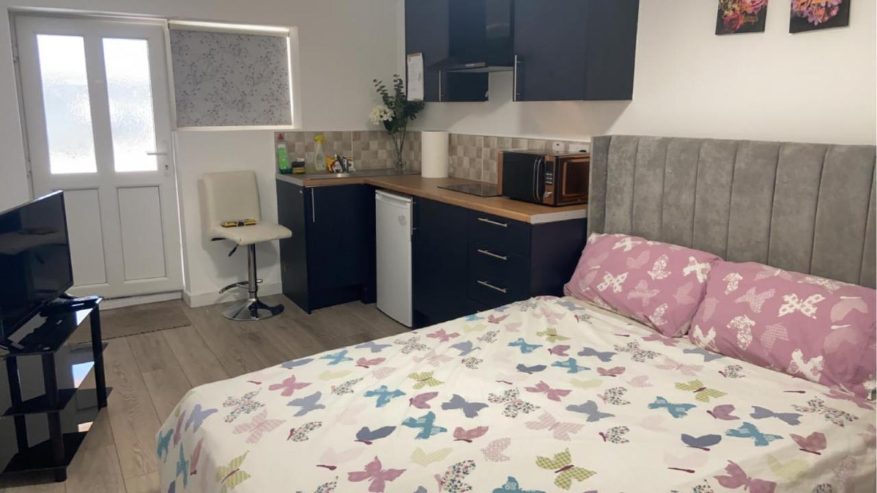 Brand New Studio Apartment With Beautiful Kitchen-Close To Liverpool City Centre Buitenkant foto