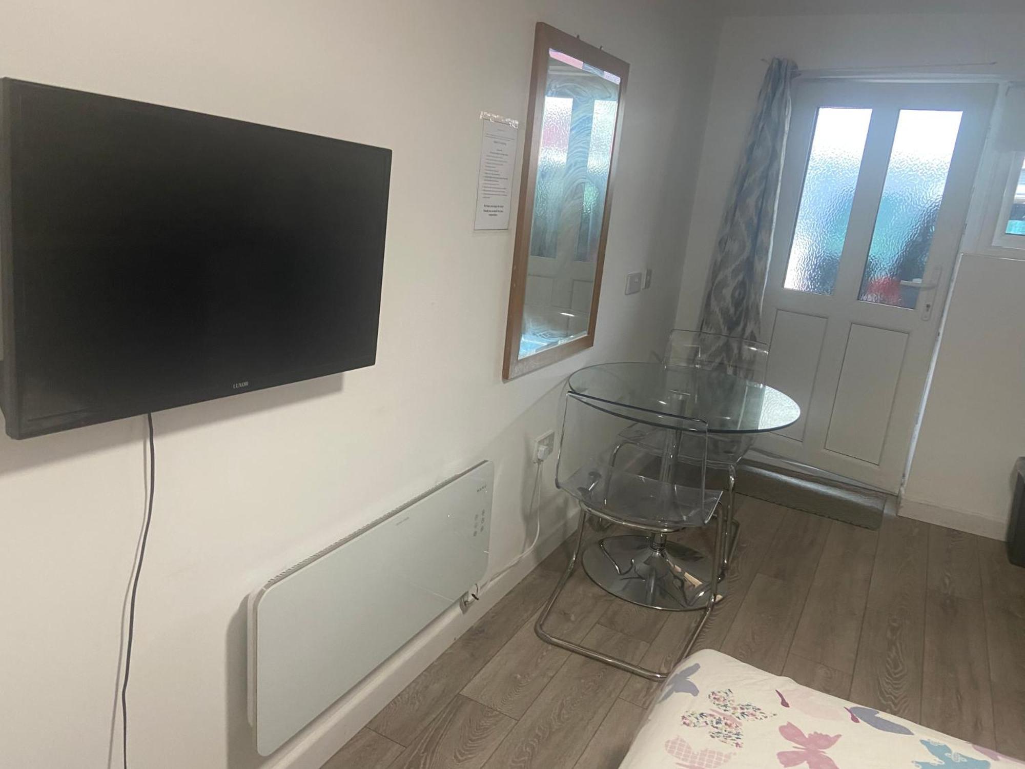Brand New Studio Apartment With Beautiful Kitchen-Close To Liverpool City Centre Buitenkant foto